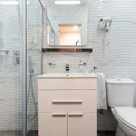 Ca2 - Prime Location - Modern & Lovely Studio
