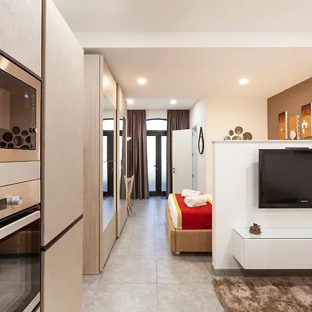 Ca2 - Prime Location - Modern & Lovely Studio
